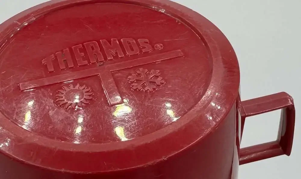 Vintage  Thermos  Co. Model 2402 1 Quart Vacuum Bottle in Cream and Red